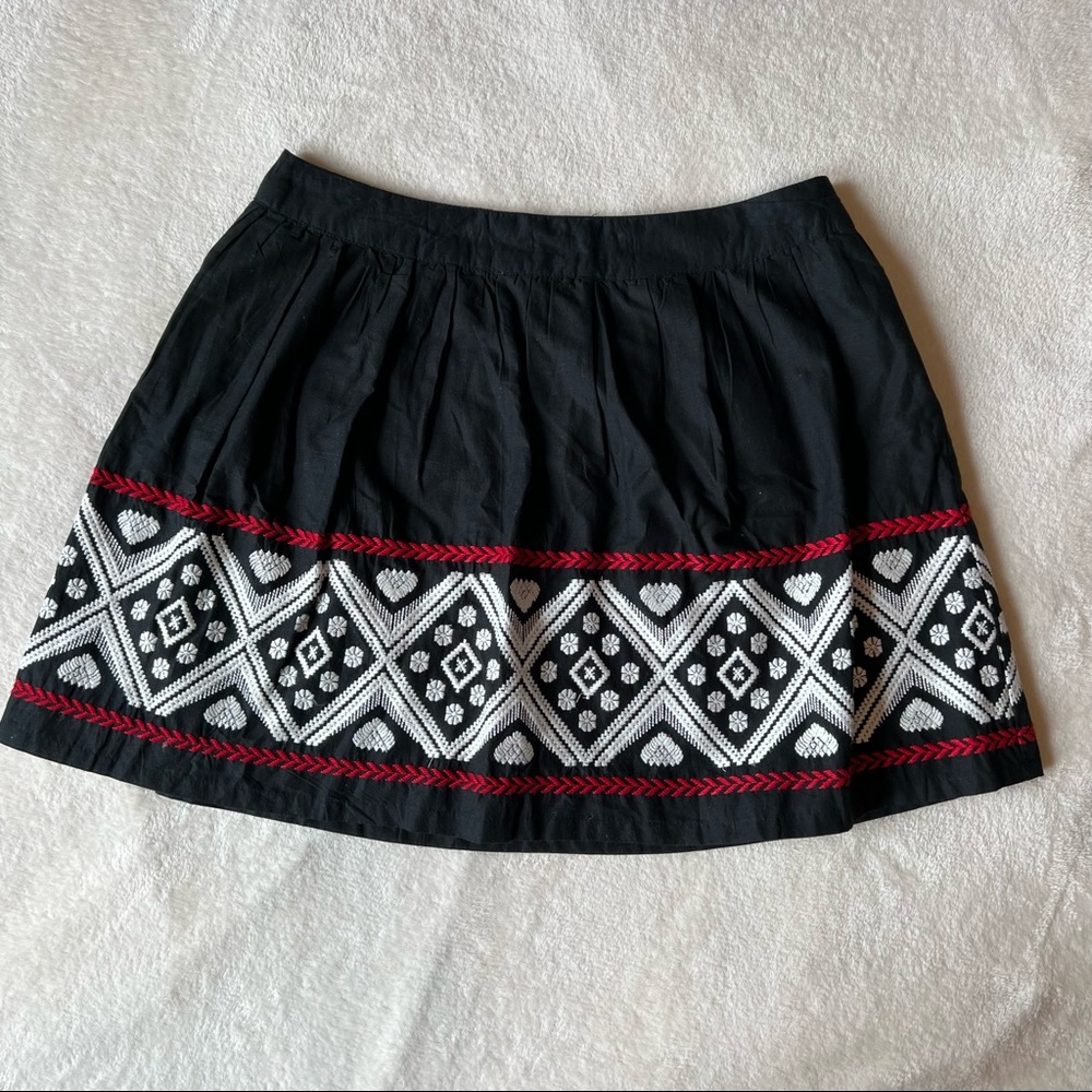 Forever 21 NWT Black, Red, and White Geometric Embroidered A-Line Short Skirt